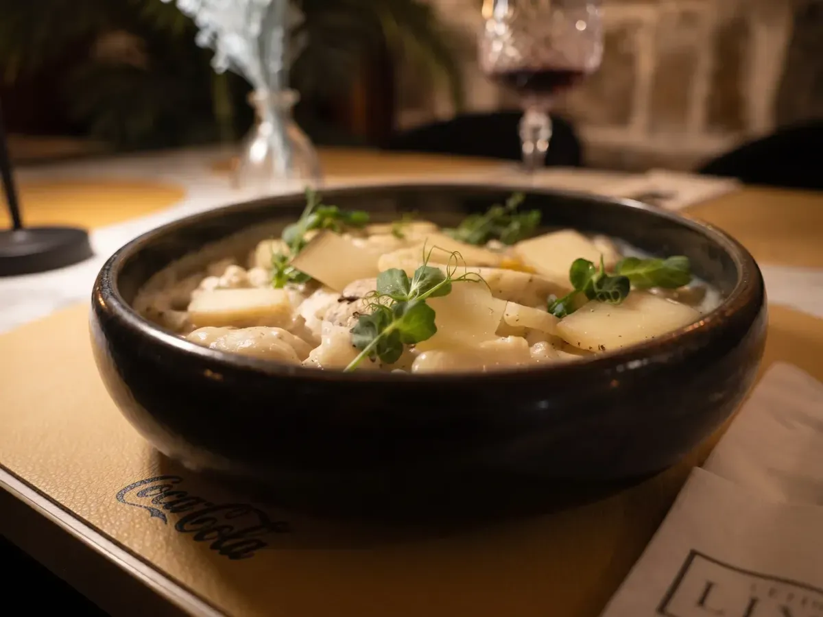 Autentična piletina Alfredo s domaćom tjesteninom na Peristilu, Café & Restaurant Lvxor Split