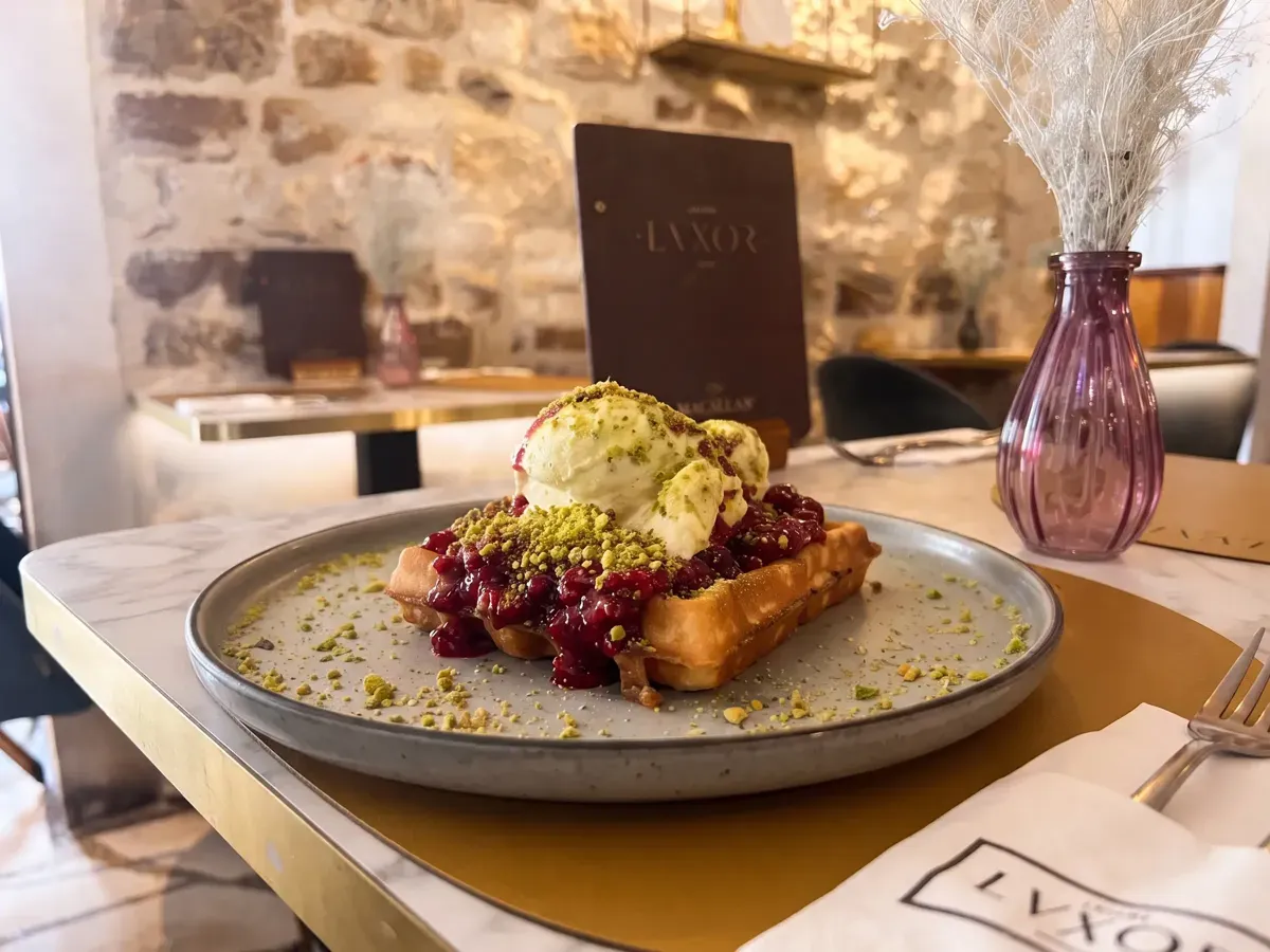 Vanilla Pistachio Fantasy, domaći vafli na Peristilu, Café & Restaurant Lvxor Split